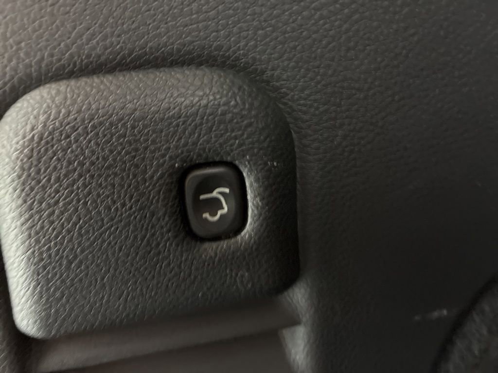 Used 2015 Jeep Grand Cherokee Limited w/ Luxury Group II image 8