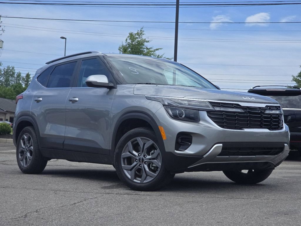 Used 2024 Kia Seltos S AWD/4WD image 1