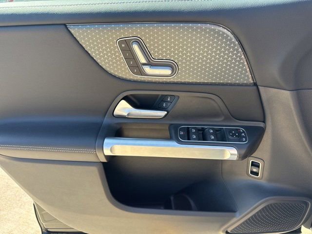 New 2025 Mercedes-Benz GLB 250 image 23