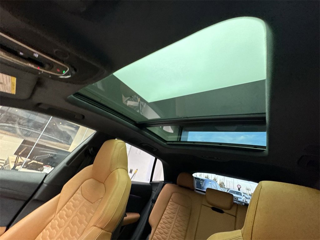 Used 2024 Audi RS Q8 w/ Black Optic Package image 22