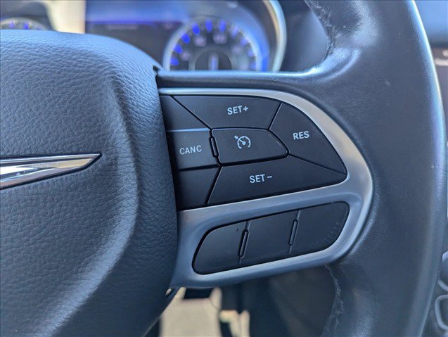Used 2013 Chrysler 300 C RWD image 14