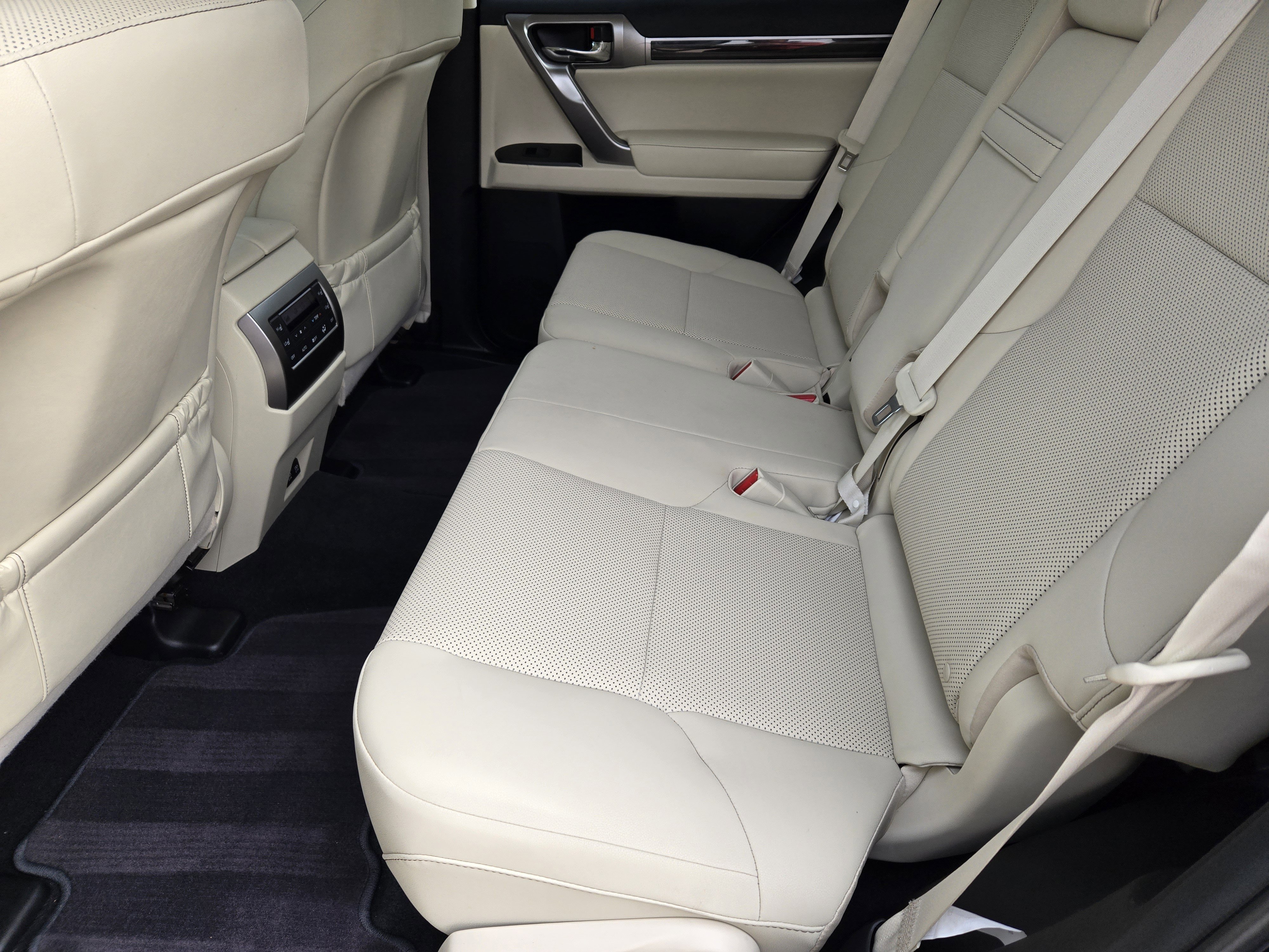 Used 2023 Lexus GX 460 Premium w/ Premium Package AWD/4WD image 39