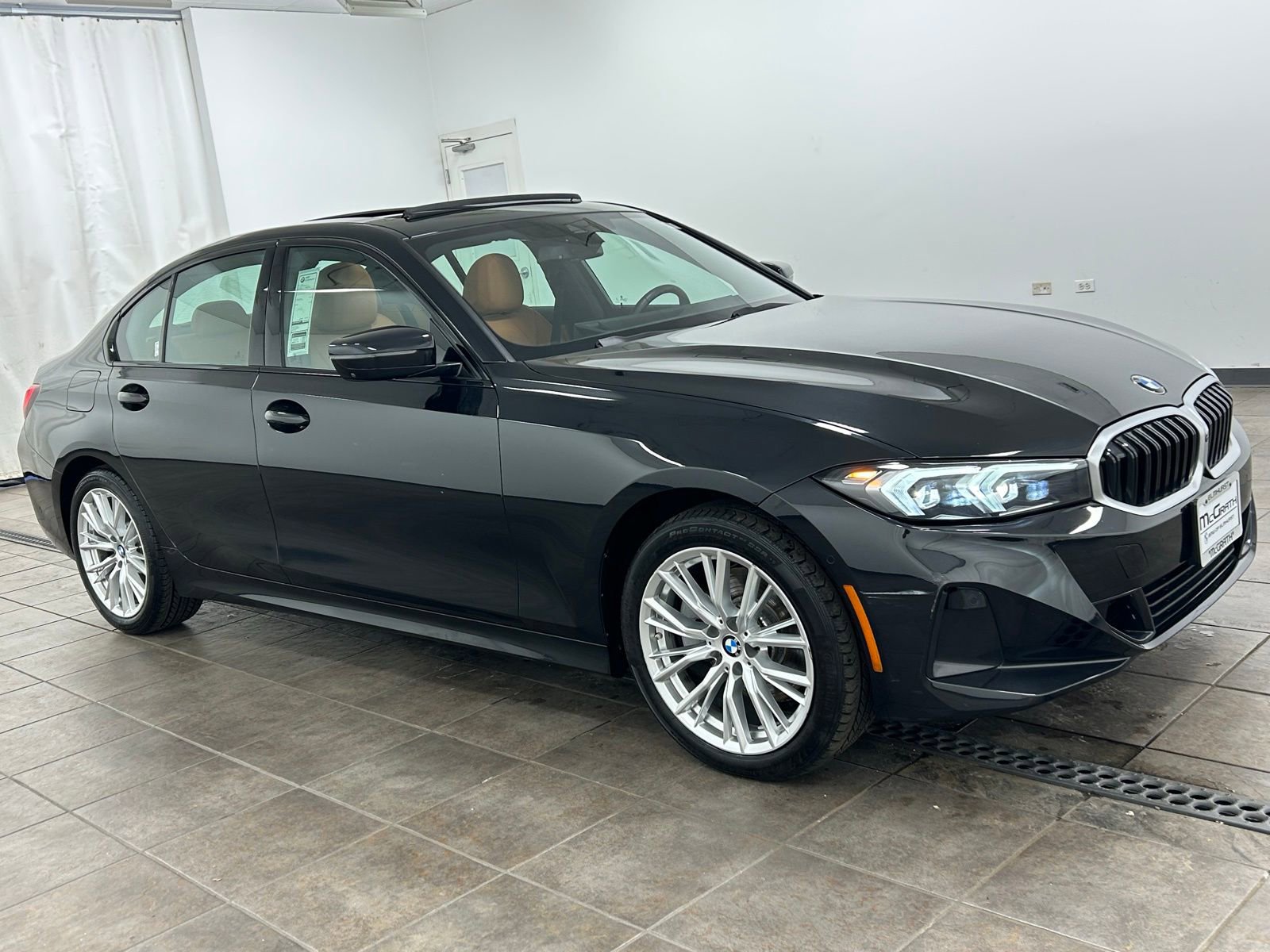 Used 2023 BMW 330i xDrive Sedan w/ Premium Package AWD/4WD image 6