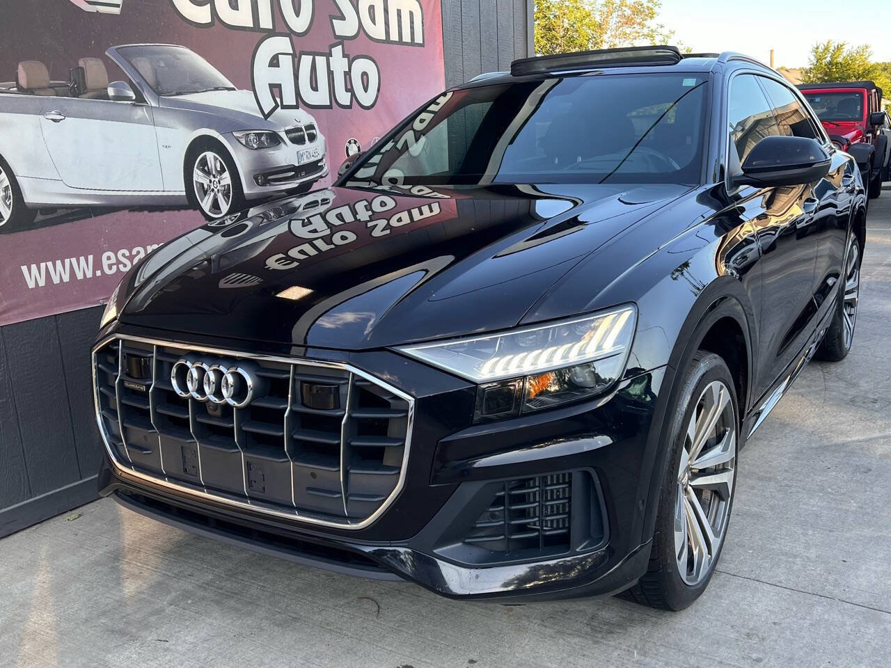Used 2019 Audi Q8 Prestige AWD/4WD image 3