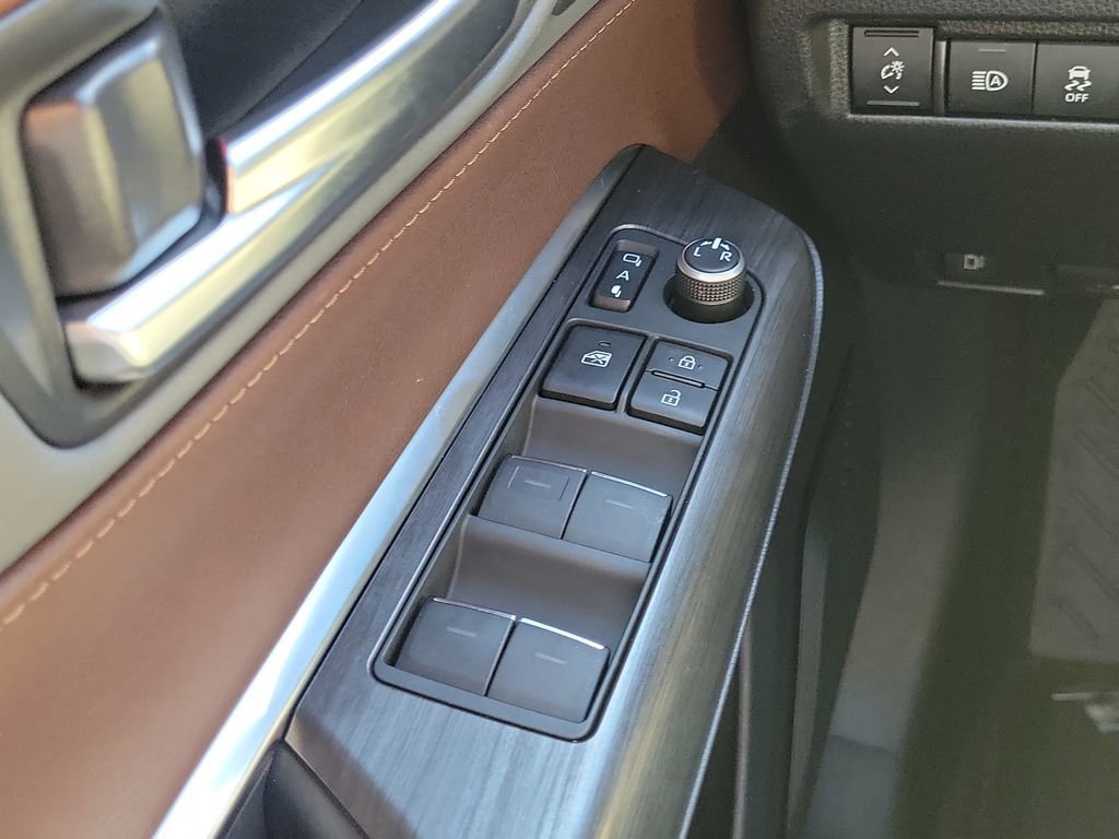 Used 2021 Toyota Venza Limited w/ Activity Package (TMS) image 32