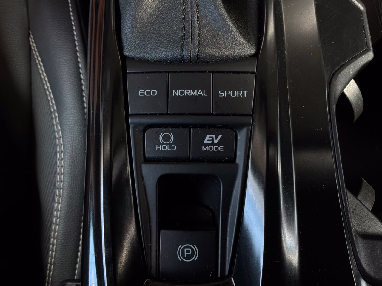 Used 2026 Toyota Camry SE FWD image 25