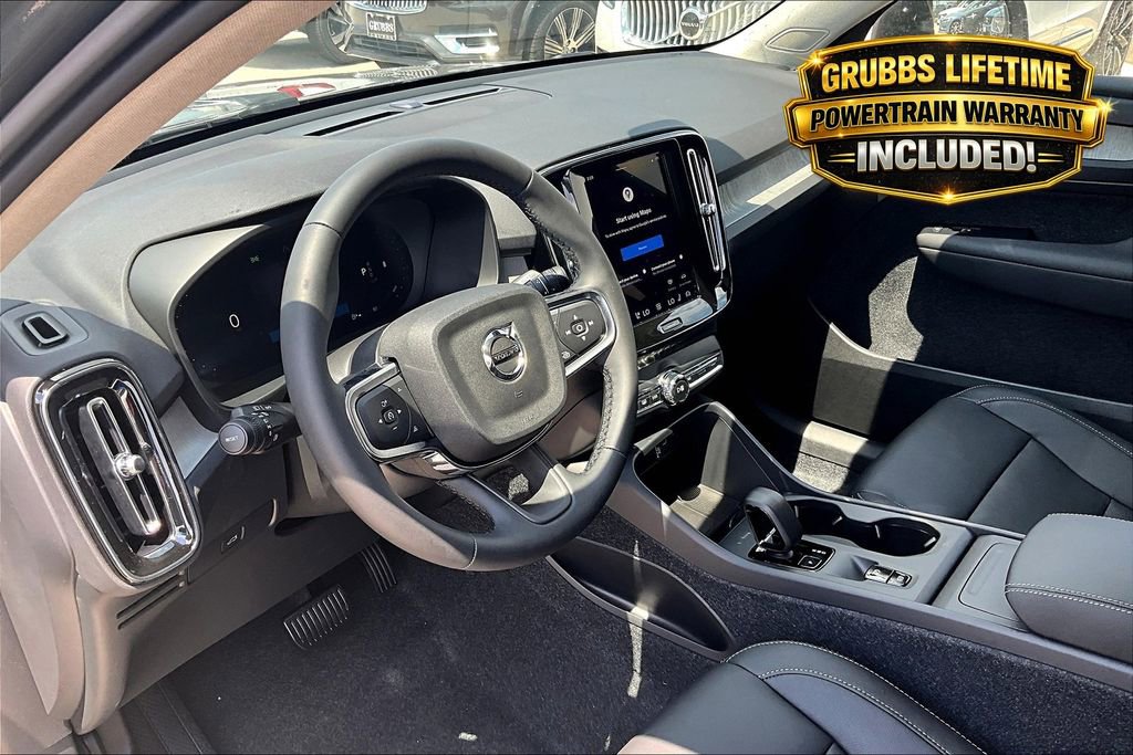 New 2026 Volvo XC40 B4 Core w/ Climate Package FWD image 20