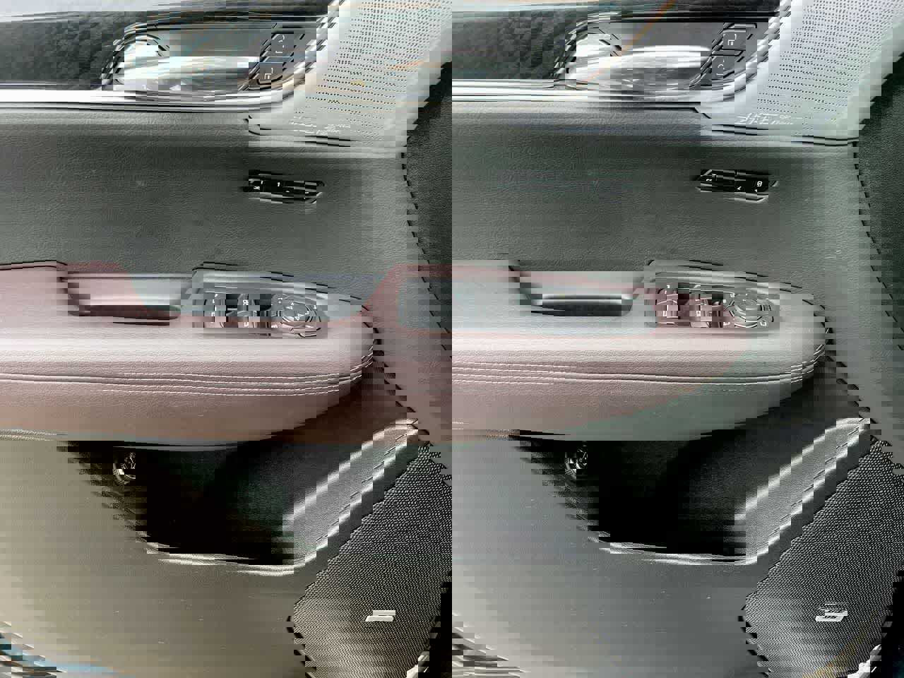 Used 2024 Cadillac XT6 Premium Luxury w/ LPO, Floor Liner Package image 36