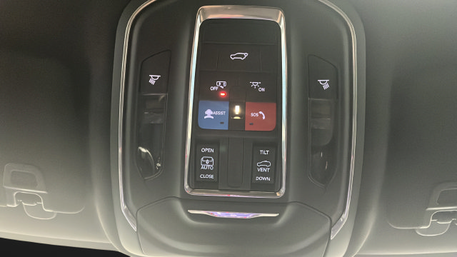 Certified 2025 Jeep Grand Cherokee L Laredo AWD/4WD image 35