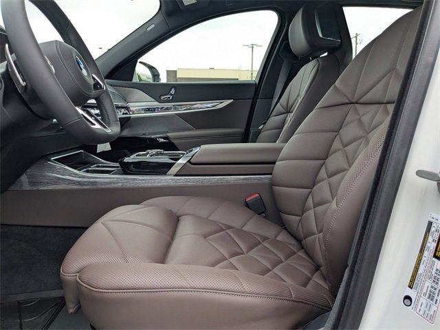 New 2025 BMW 740i image 21