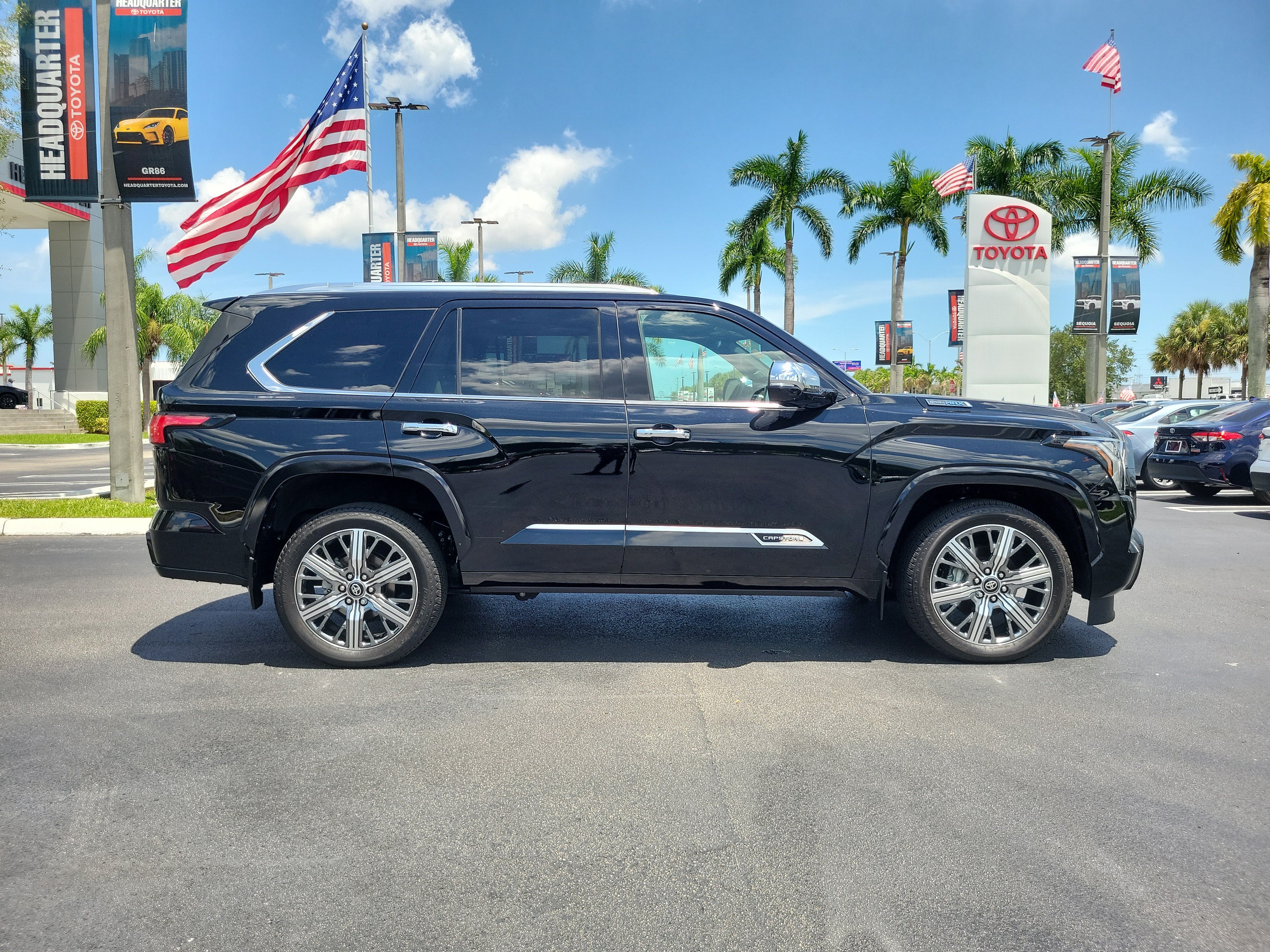 Used 2025 Toyota Sequoia Capstone AWD/4WD image 13