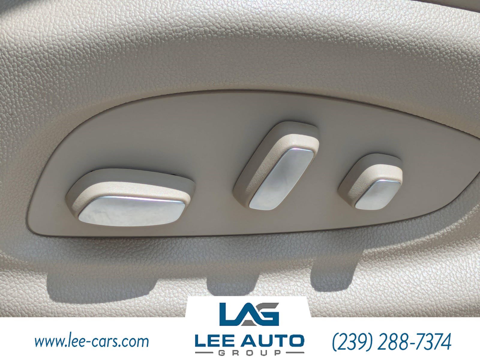 Used 2014 Cadillac XTS Luxury FWD image 16