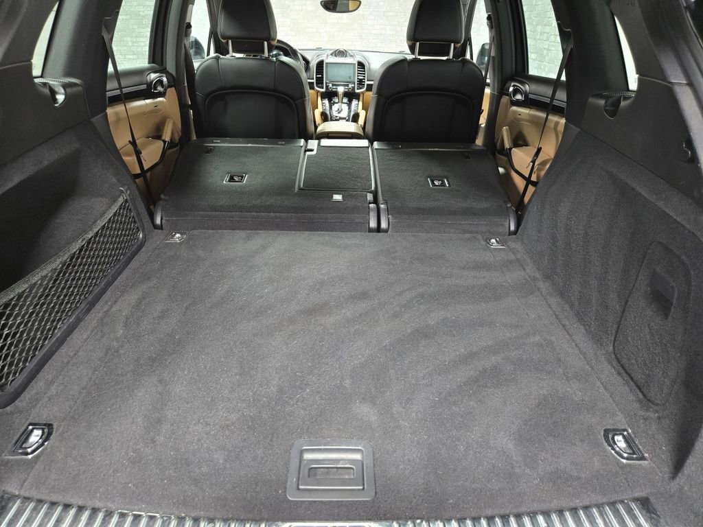 Used 2018 Porsche Cayenne image 44
