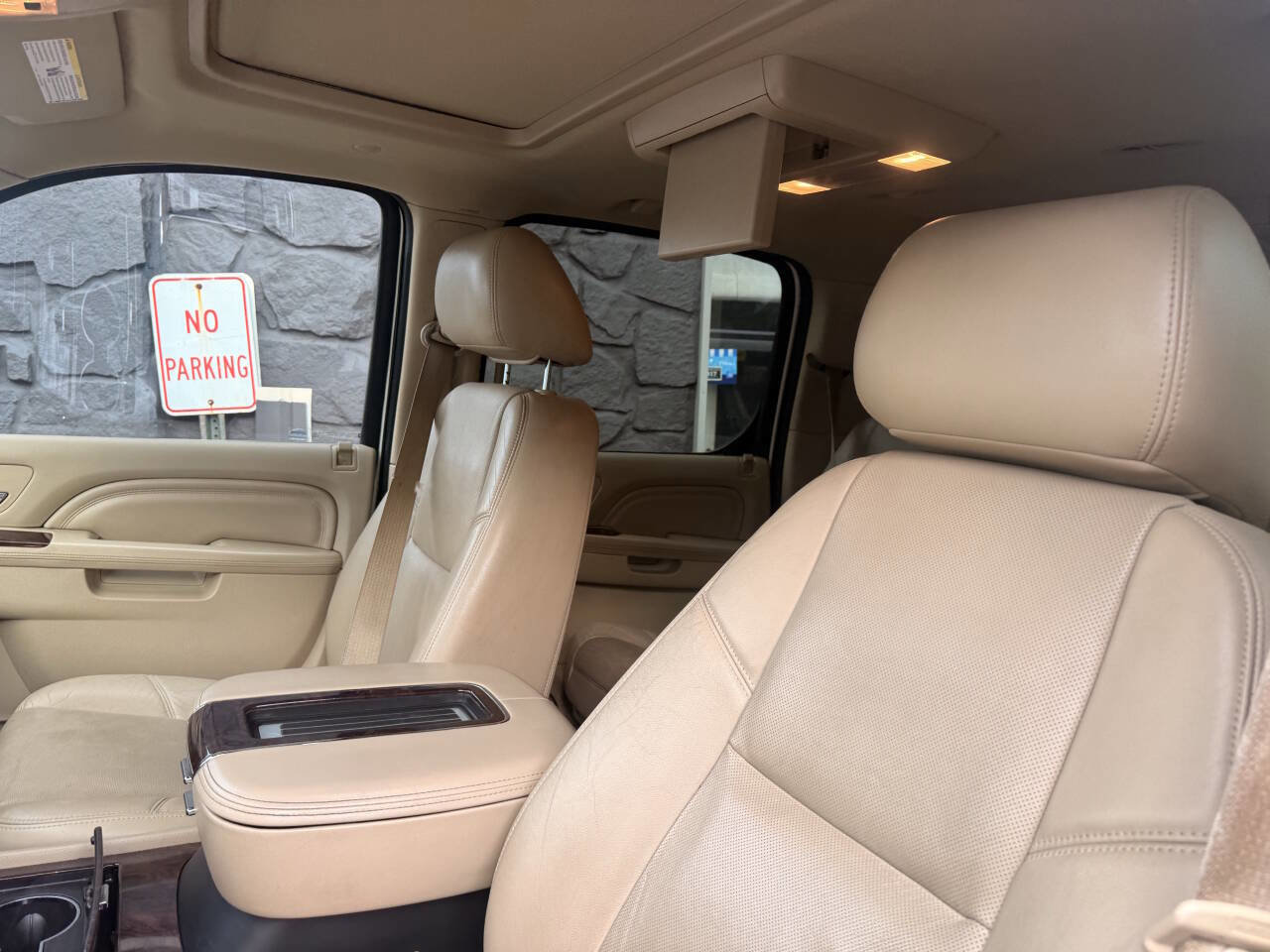 Used 2012 Cadillac Escalade ESV Premium AWD/4WD image 20