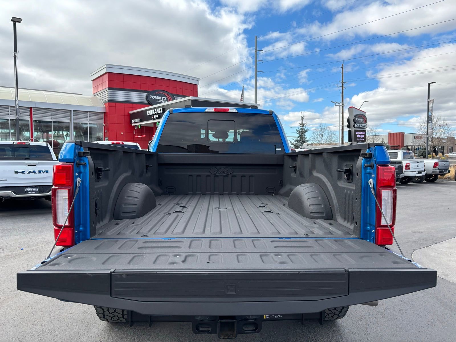 Used 2021 Ford F350 Lariat image 11