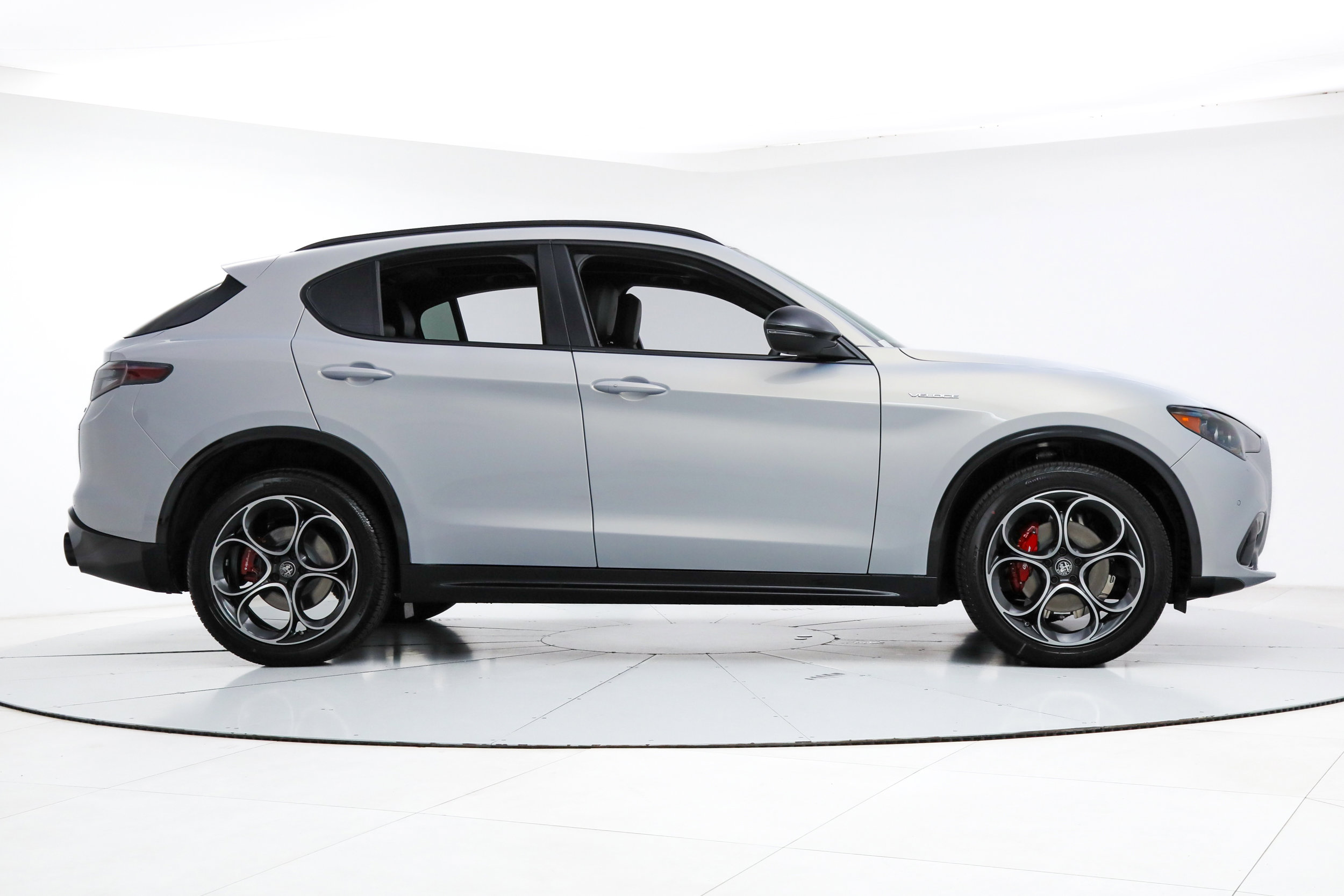New 2026 Alfa Romeo Stelvio Sprint w/ Convenience Package AWD/4WD image 6