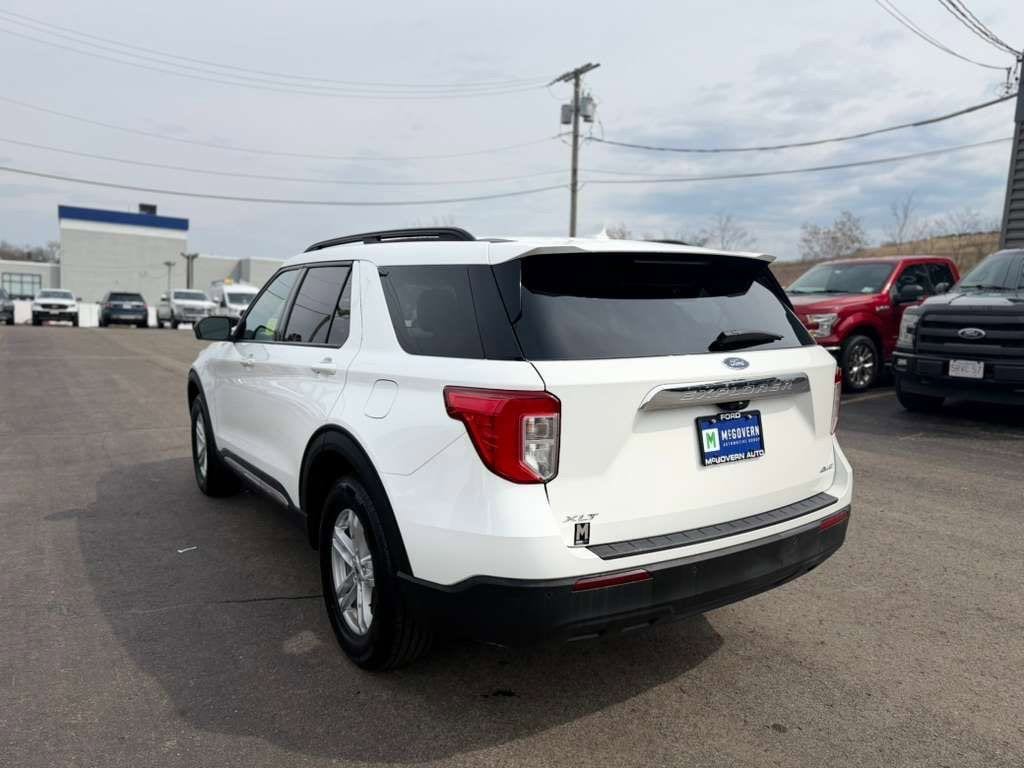 Used 2022 Ford Explorer XLT AWD/4WD image 4