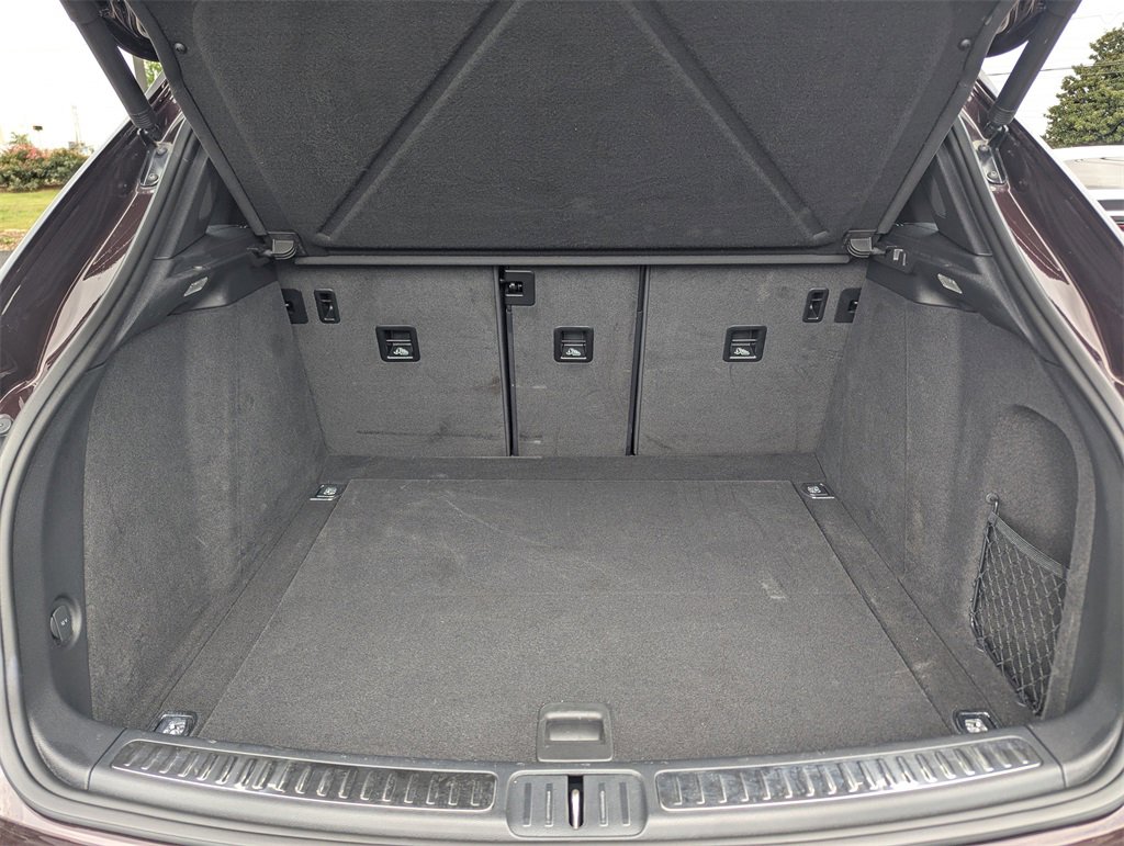 Used 2023 Porsche Macan Turbo image 27