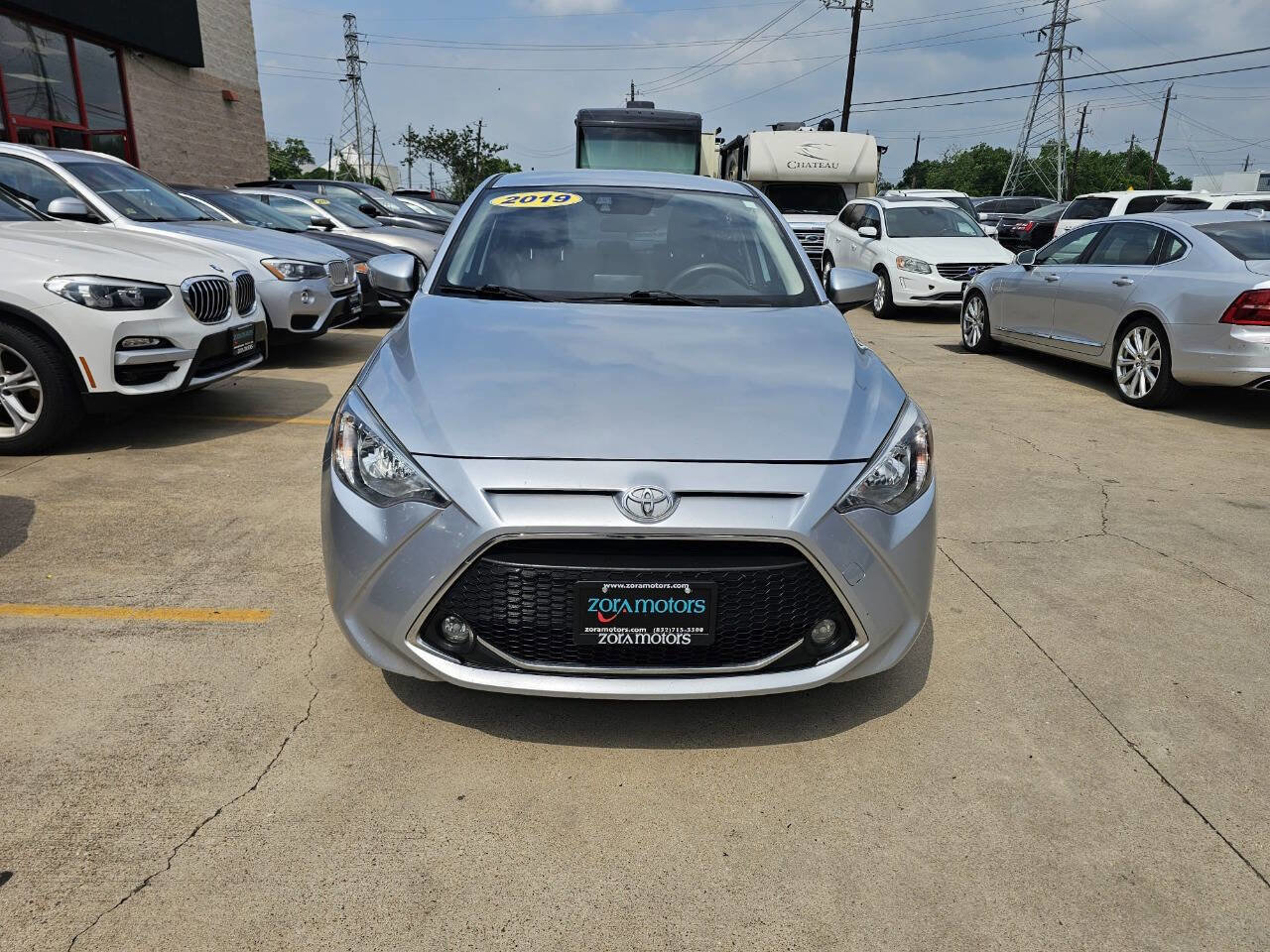 Used 2019 Toyota Yaris LE FWD image 2