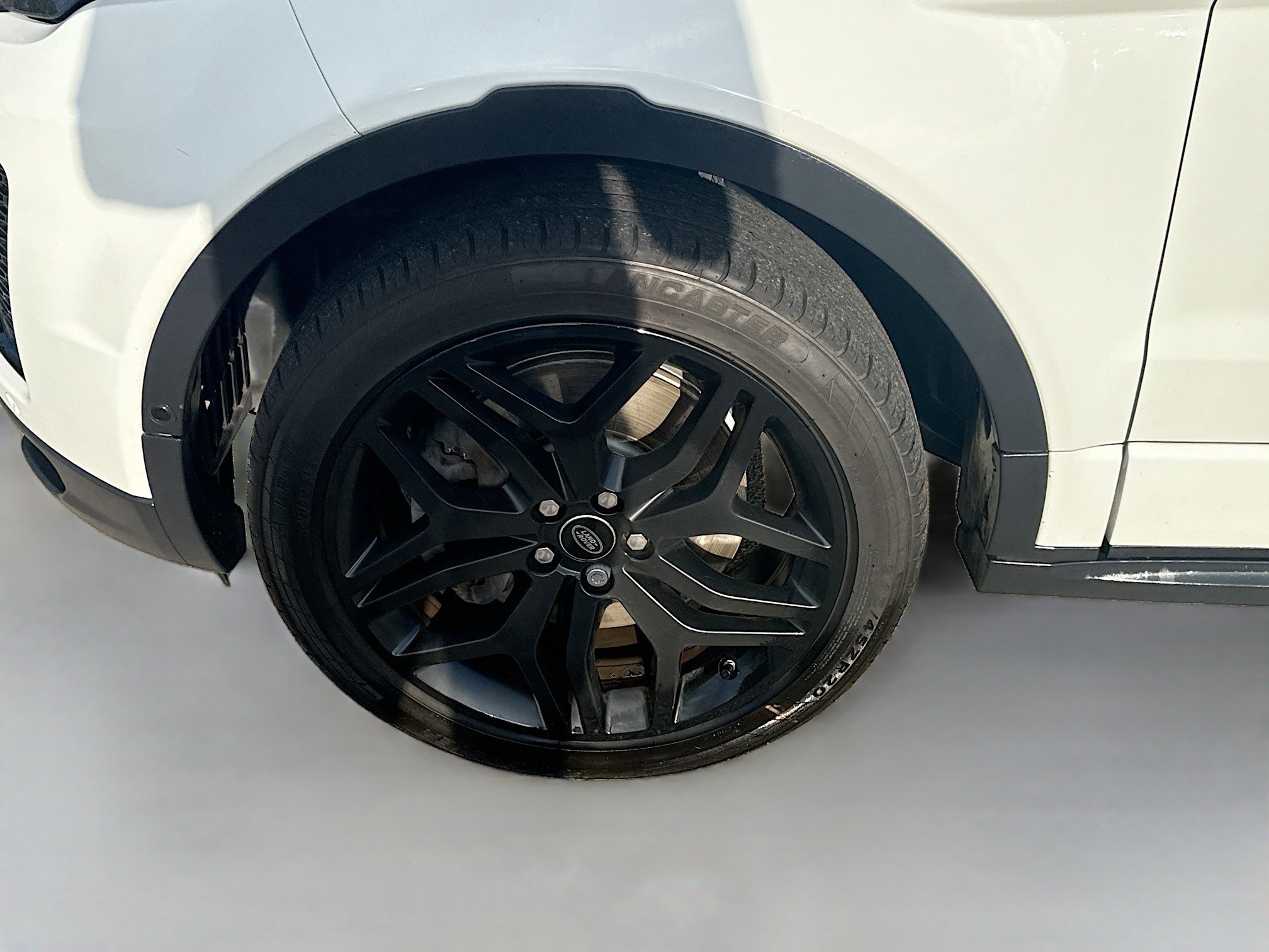 Used 2018 Land Rover Range Rover Evoque HSE Dynamic image 35