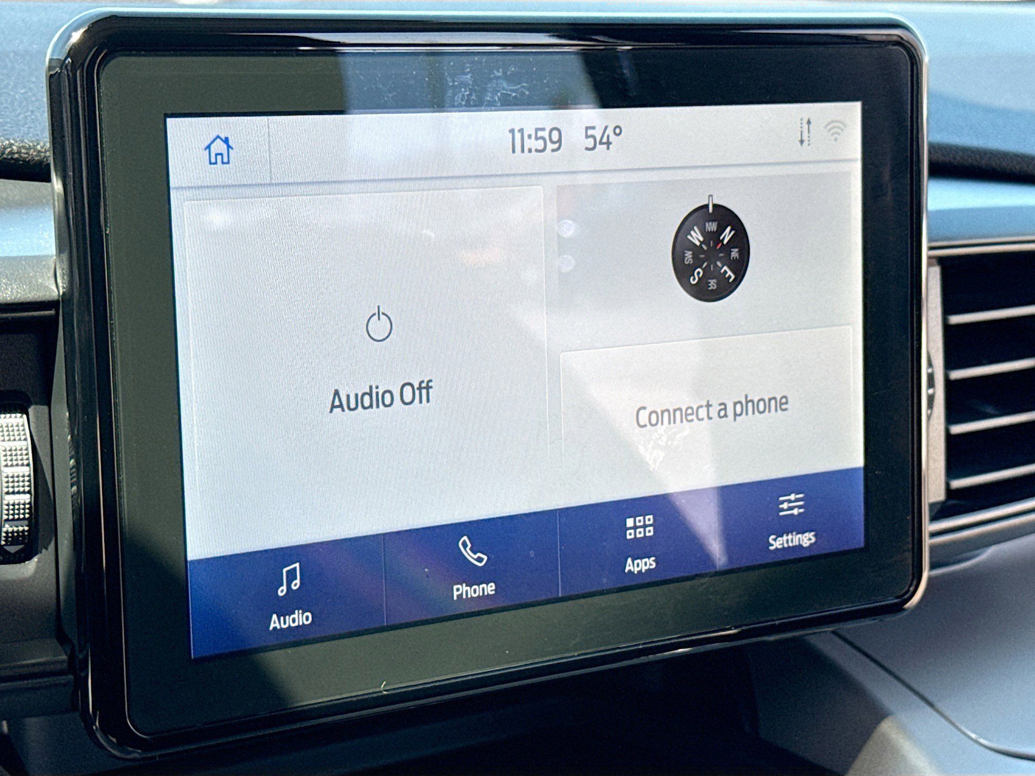 Certified 2024 Ford Explorer XLT w/ Class IV Trailer Tow Package image 10