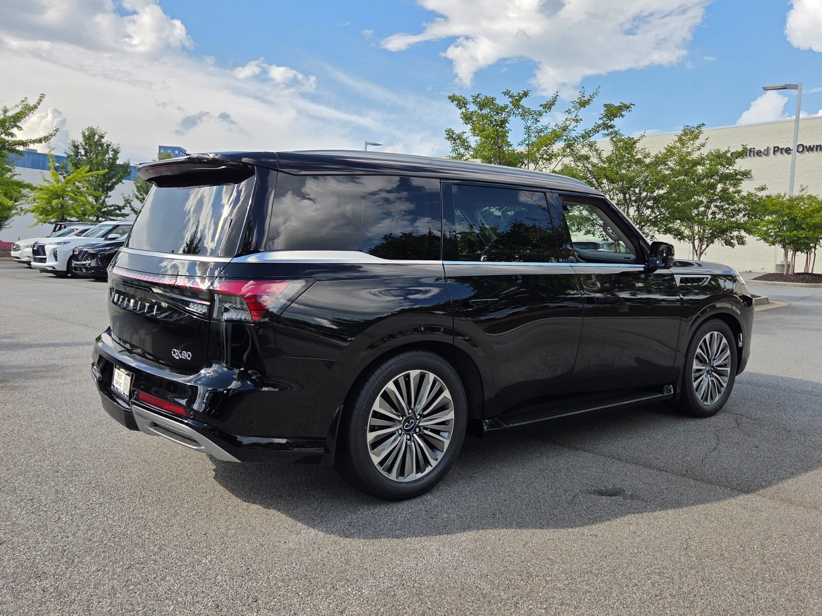 New 2027 INFINITI QX80 Luxe w/ Cargo Package RWD image 6