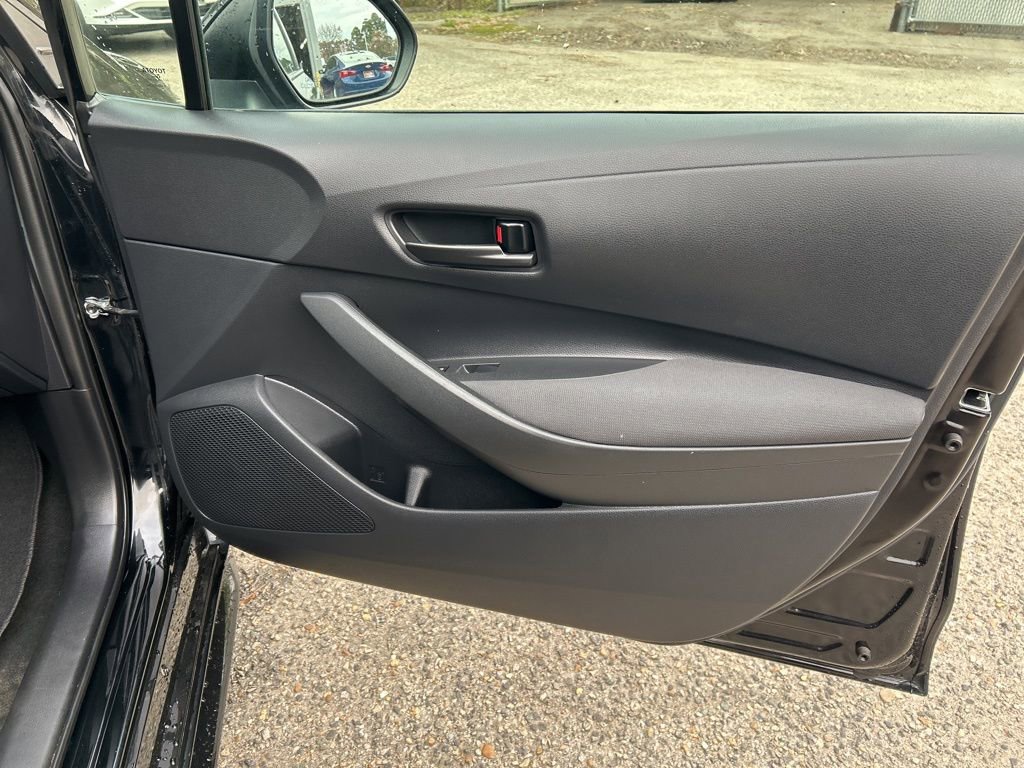 Used 2023 Toyota Corolla LE image 25