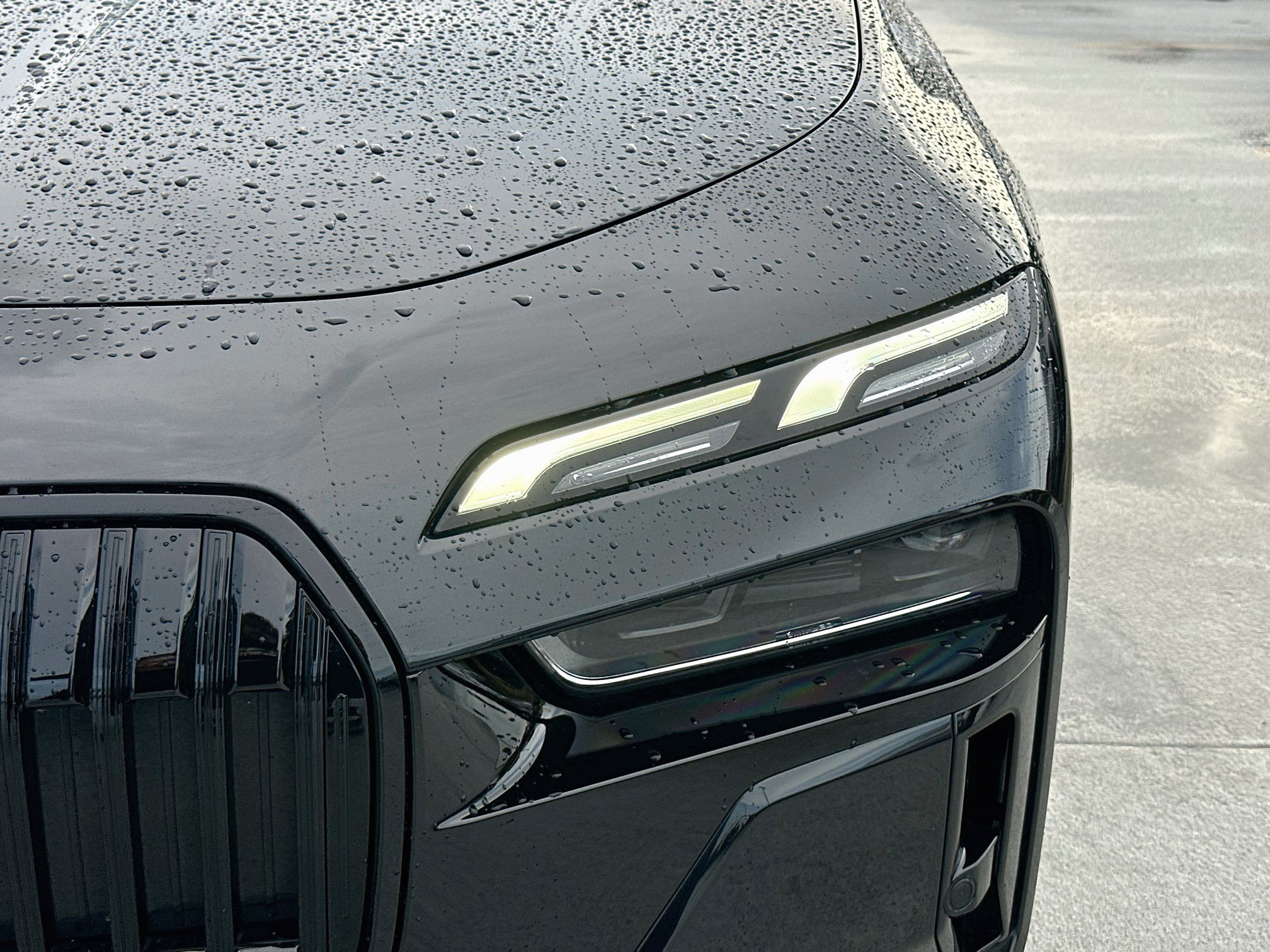 Certified 2024 BMW 740i RWD image 31