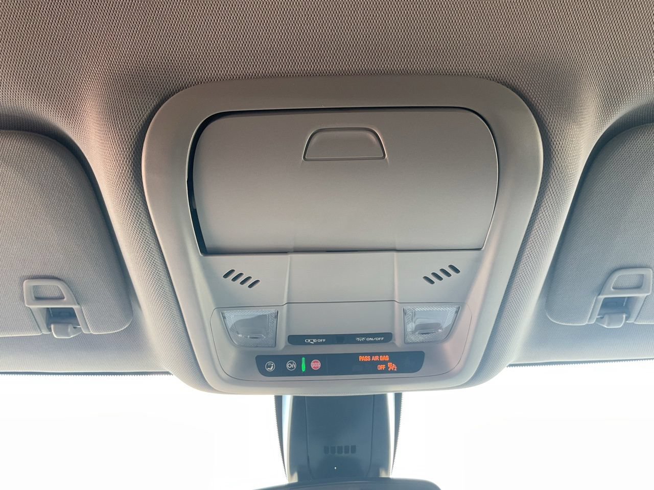 Used 2025 Chevrolet Blazer LT FWD image 17