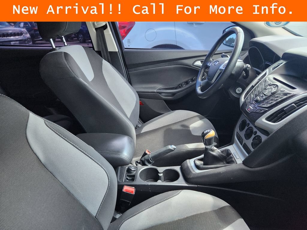 Used 2014 Ford Focus SE w/ SE Sport Package FWD image 11