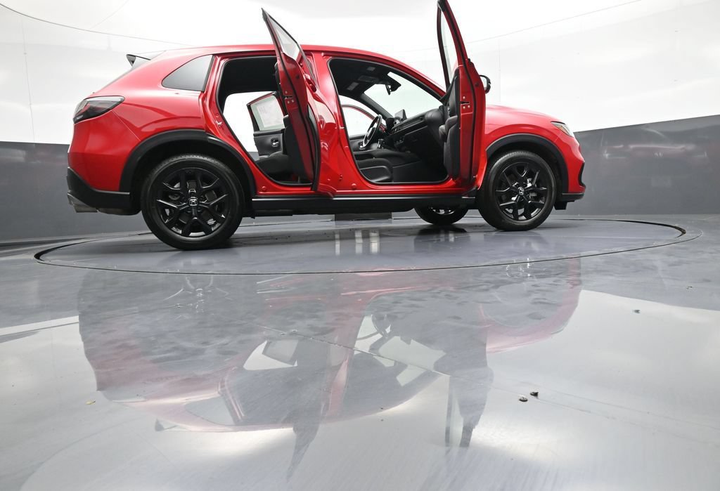 Certified 2025 Honda HR-V Sport image 46