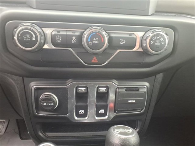 Used 2019 Jeep Wrangler Sport S image 18