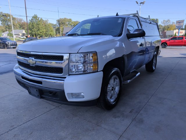 Used 2011 Chevrolet Silverado 1500 LT w/ Interior Plus Package AWD/4WD image 3