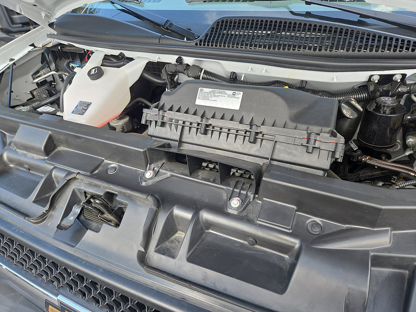 Used 2024 Chevrolet Express 2500 Work Van w/ Driver Convenience Package image 30