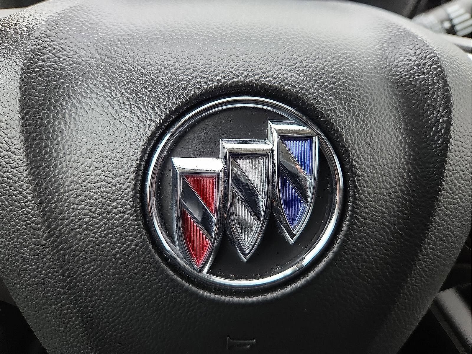 Used 2023 Buick Envision Preferred image 22