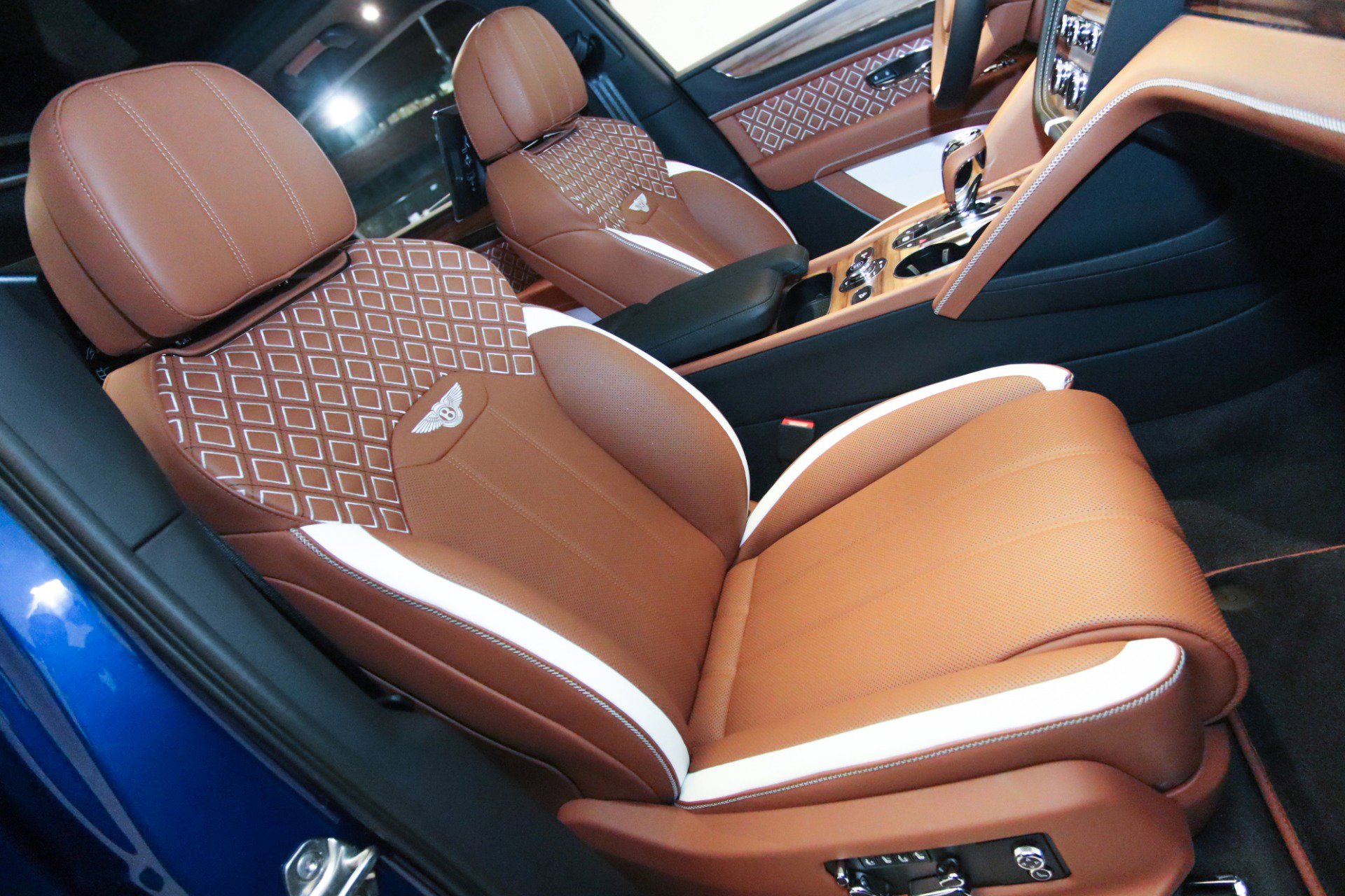 New 2025 Bentley Bentayga image 20