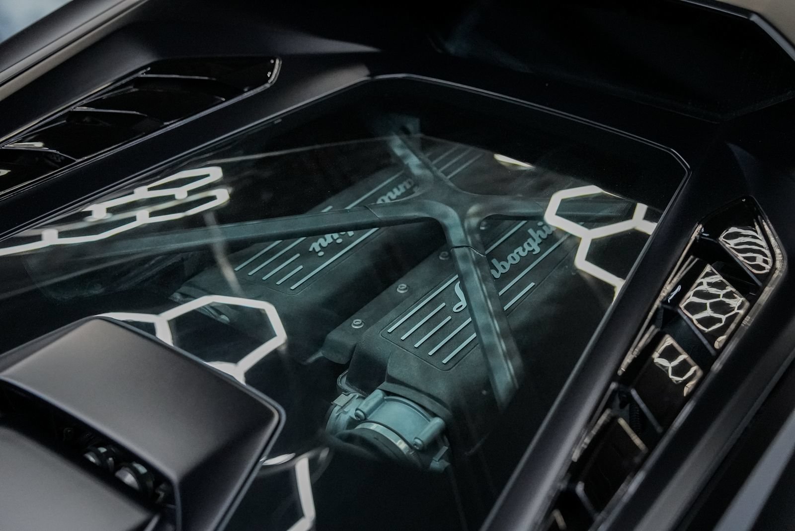 Used 2023 Lamborghini Huracan Tecnica RWD image 25