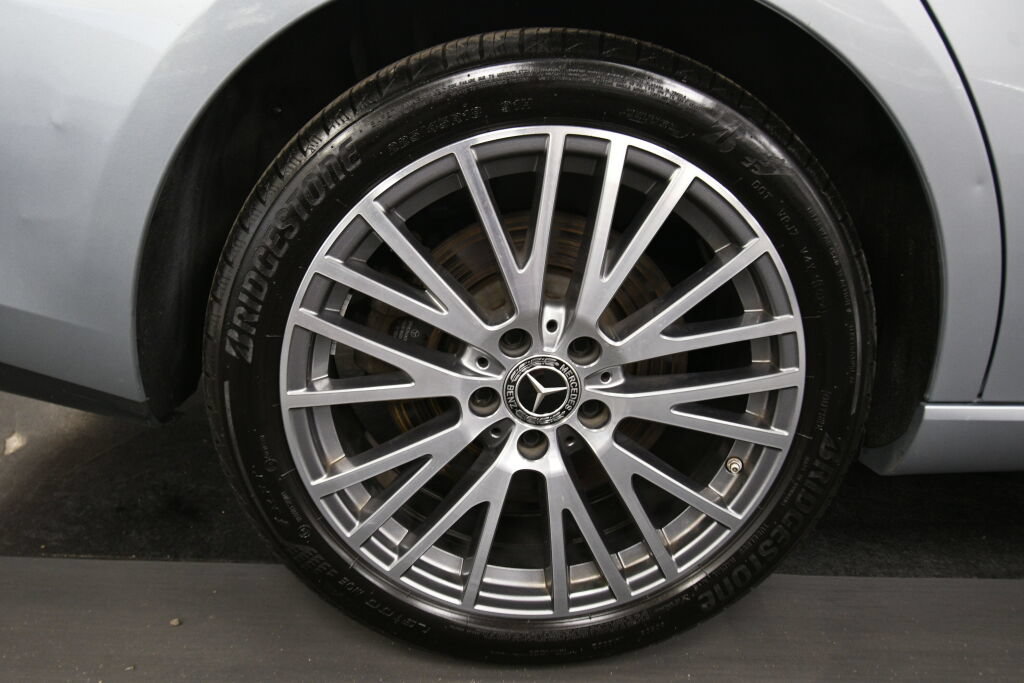 Used 2025 Mercedes-Benz CLA 250 4MATIC image 33