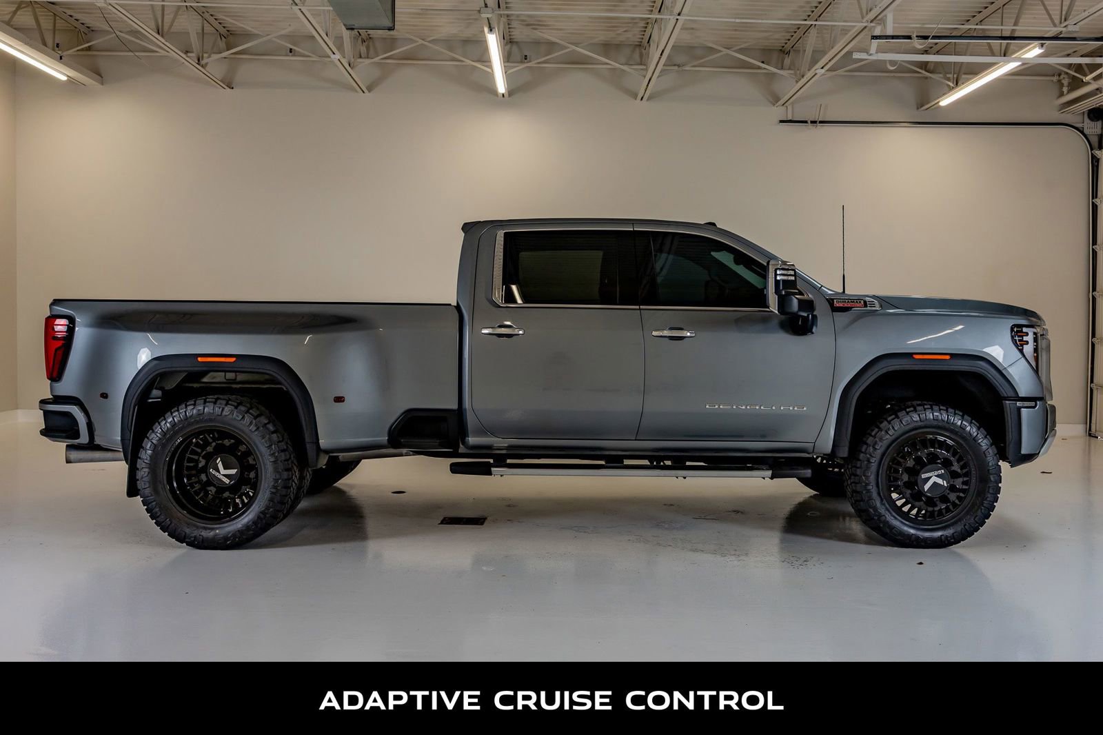 Used 2024 GMC Sierra 3500 Denali w/ Denali Reserve Package AWD/4WD image 11