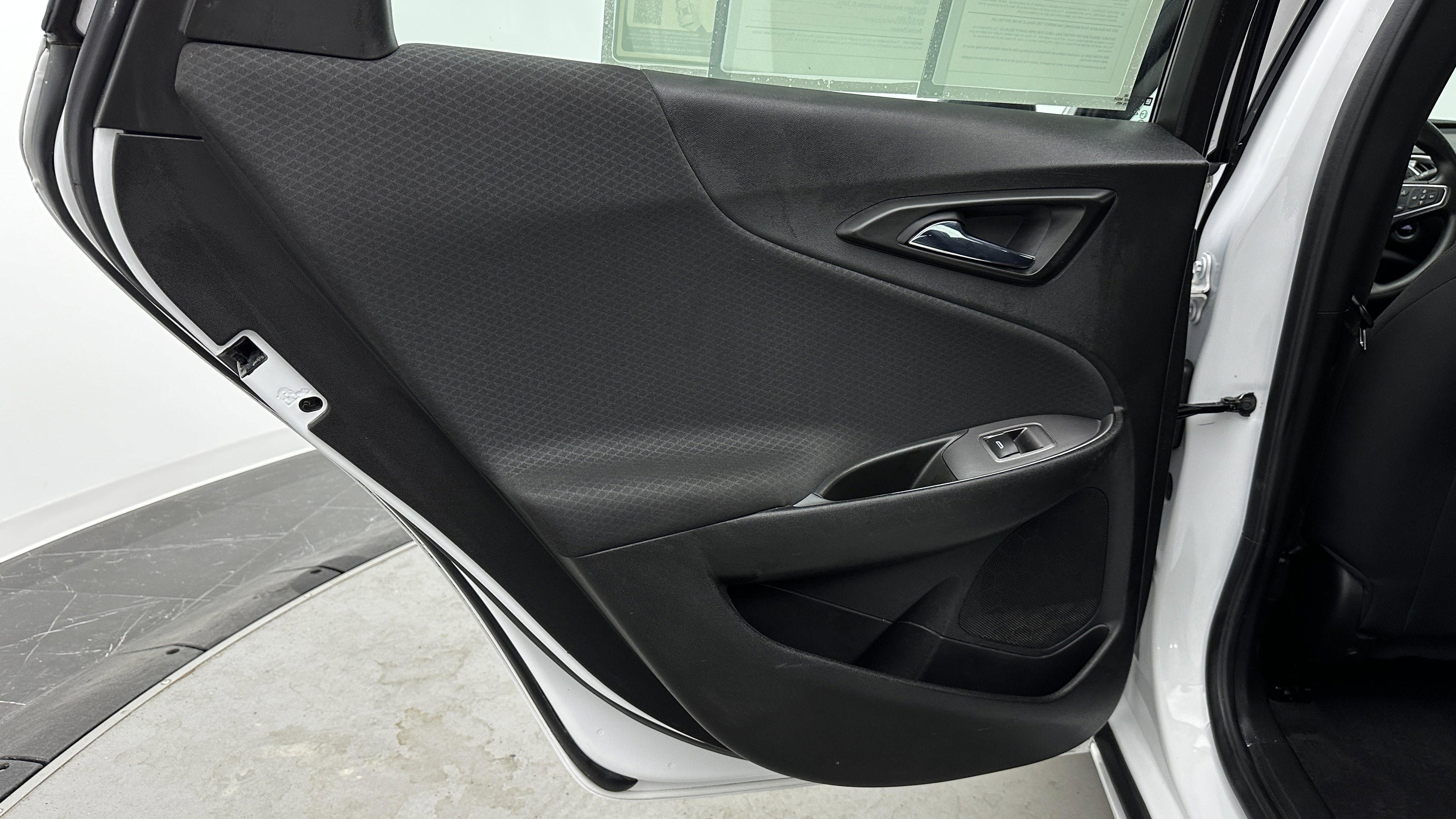 Used 2025 Chevrolet Malibu LT image 28