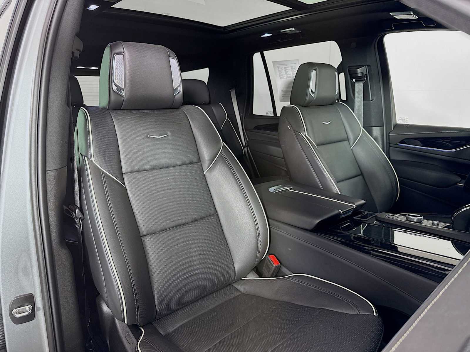 Used 2023 Cadillac Escalade Sport w/ LPO, ONYX Package AWD/4WD image 28