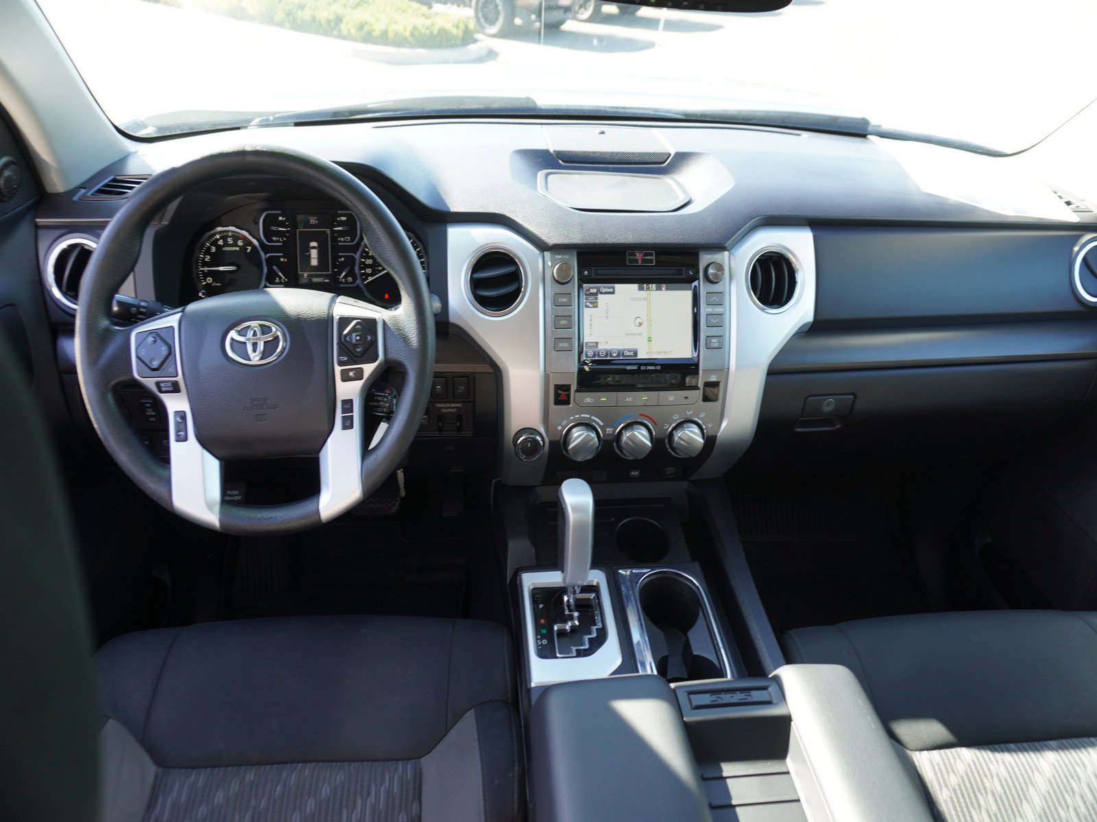 Used 2019 Toyota Tundra SR5 w/ SR5 Upgrade Package AWD/4WD image 2