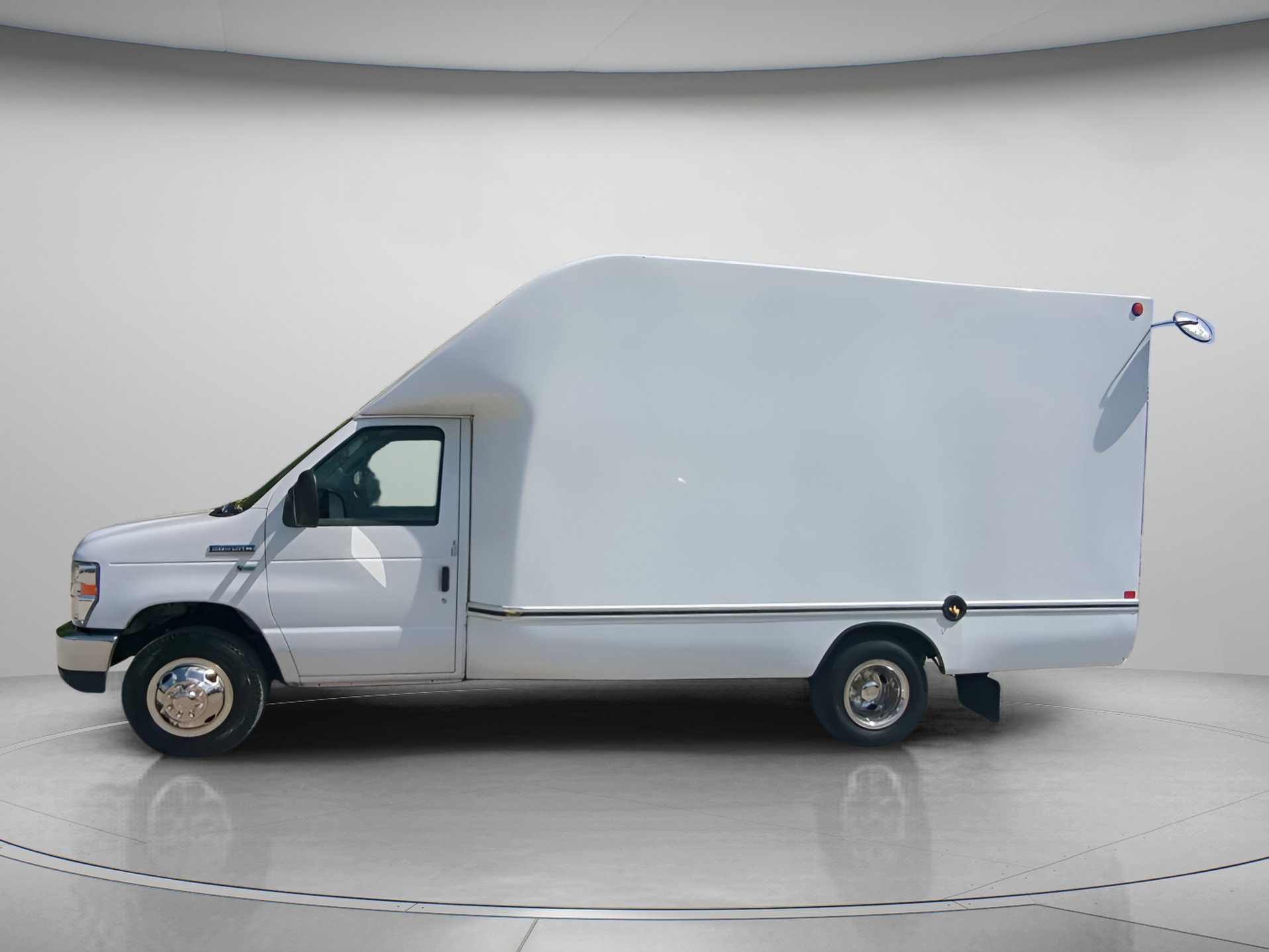 Used 2019 Ford E-350 and Econoline 350 Super Duty RWD image 15