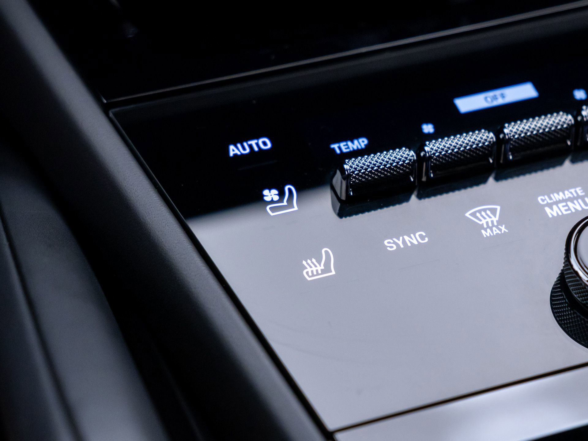 Certified 2025 Porsche Cayenne Turbo GT image 29