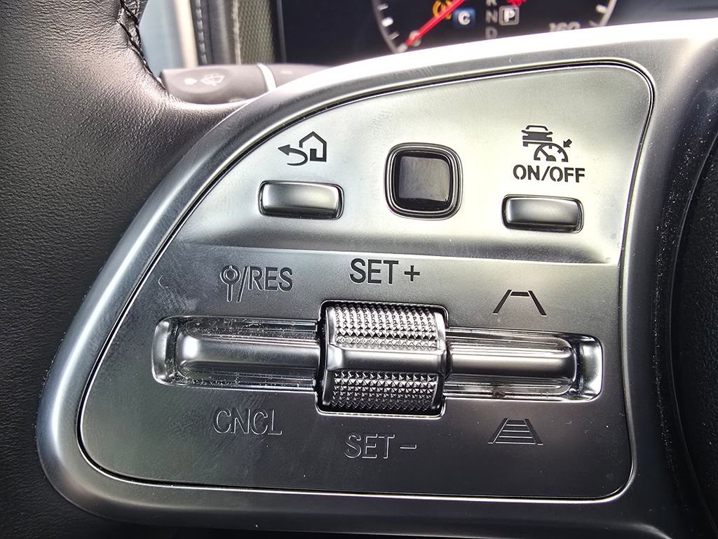 Used 2024 Mercedes-Benz G 550 image 32