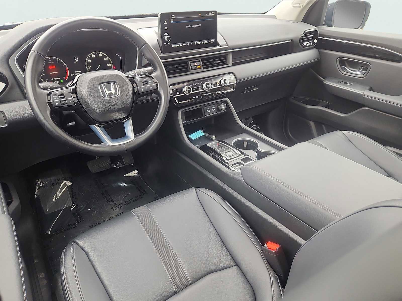 Used 2023 Honda Pilot Touring image 11