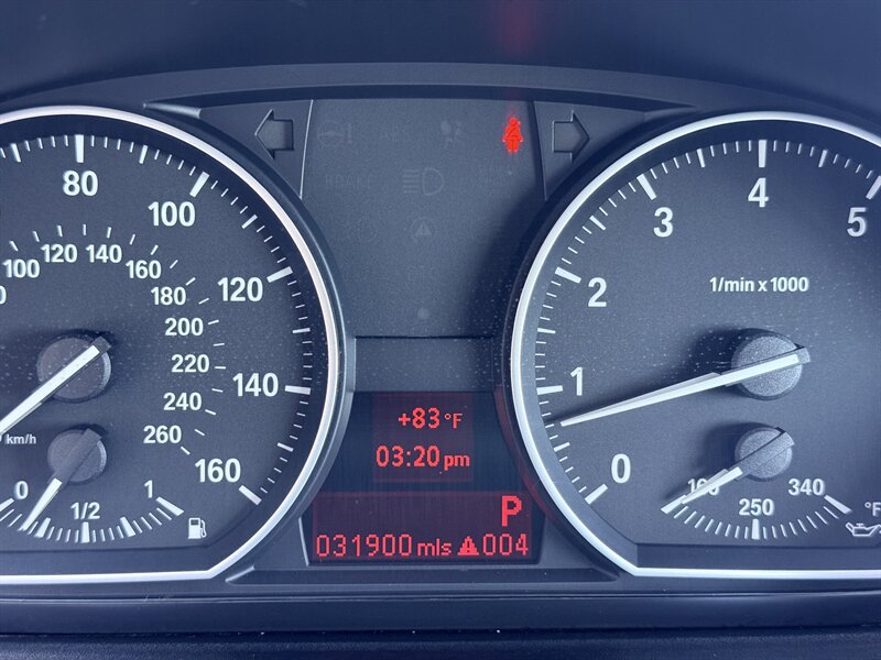 Used 2011 BMW 135i Convertible RWD image 14