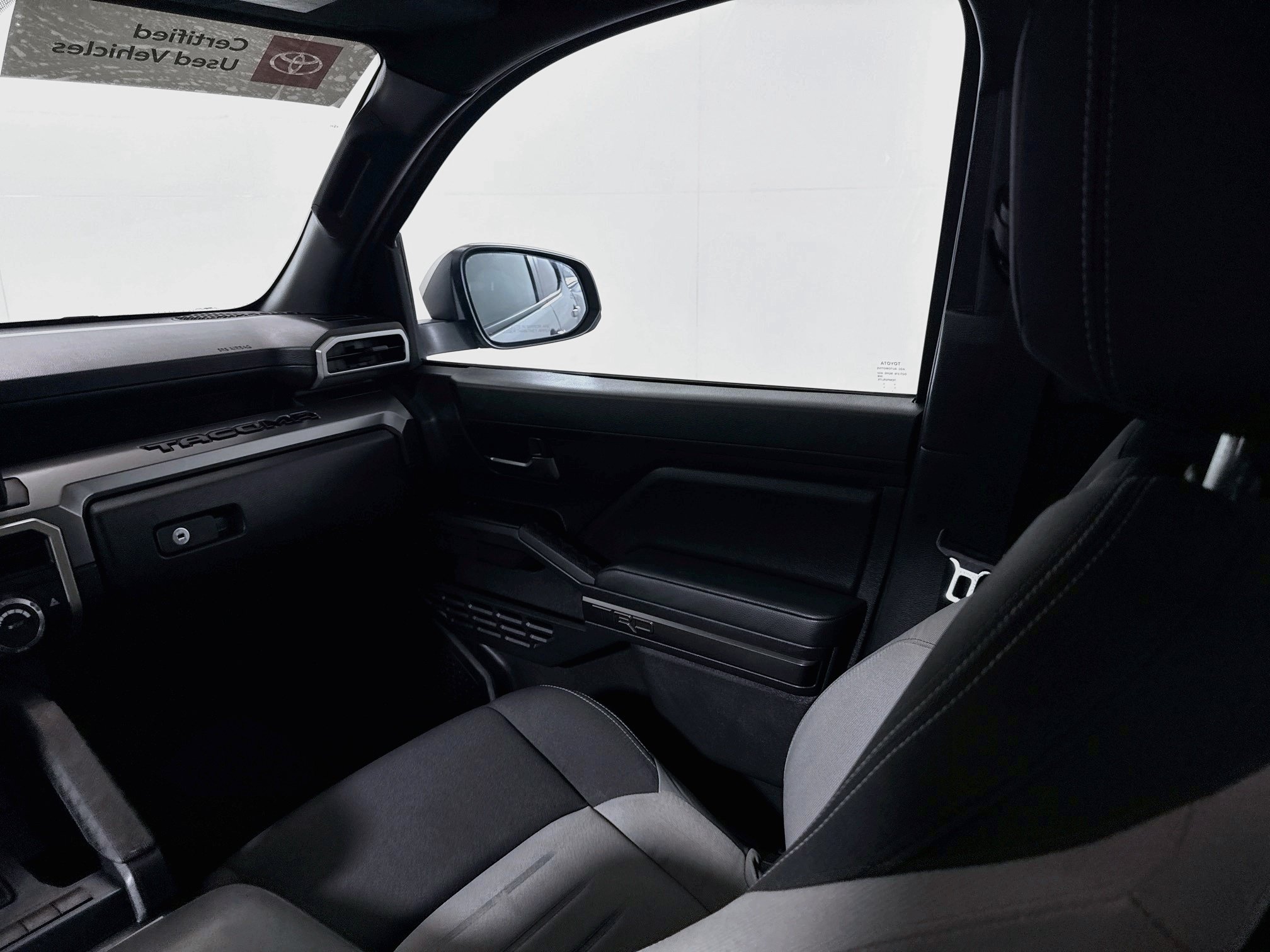 Certified 2025 Toyota Tacoma TRD Sport AWD/4WD image 19