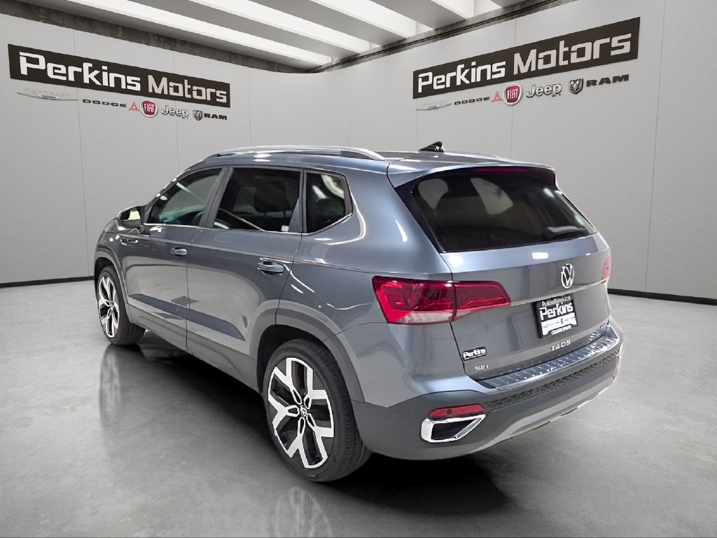 Used 2022 Volkswagen Taos SEL w/ Panoramic Sunroof Package AWD/4WD image 3