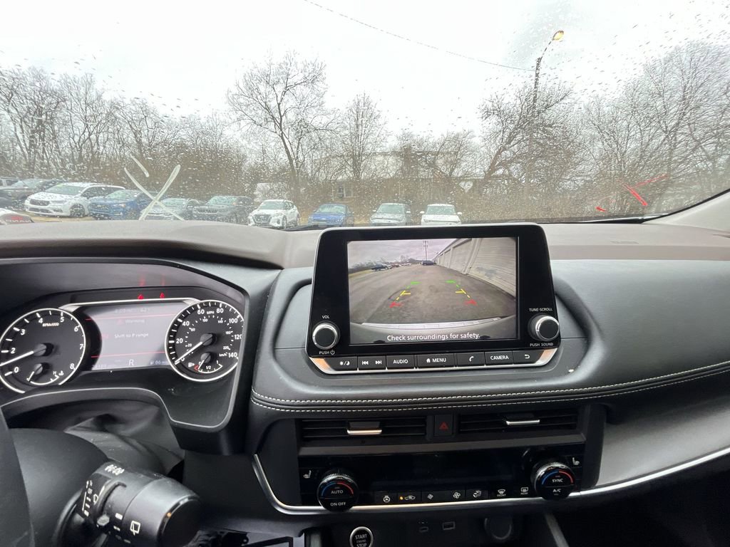 Used 2023 Nissan Rogue SV w/ SV Premium B Package image 17